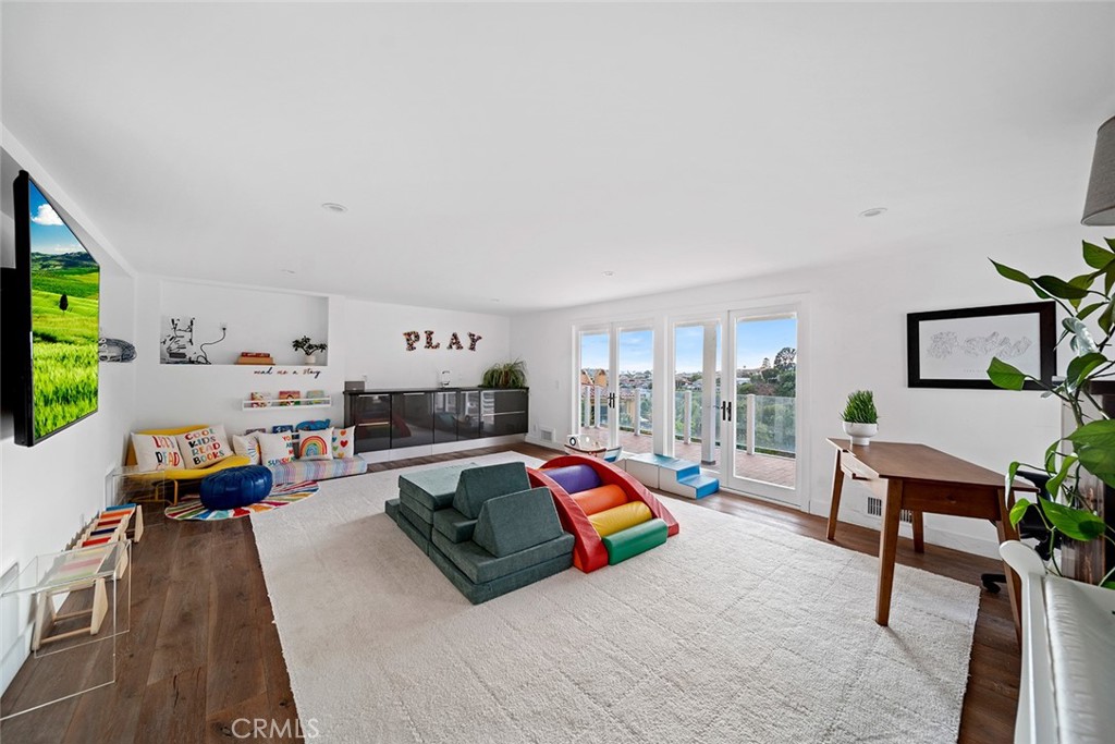 Emerald Bay (EB) - Residential Lease