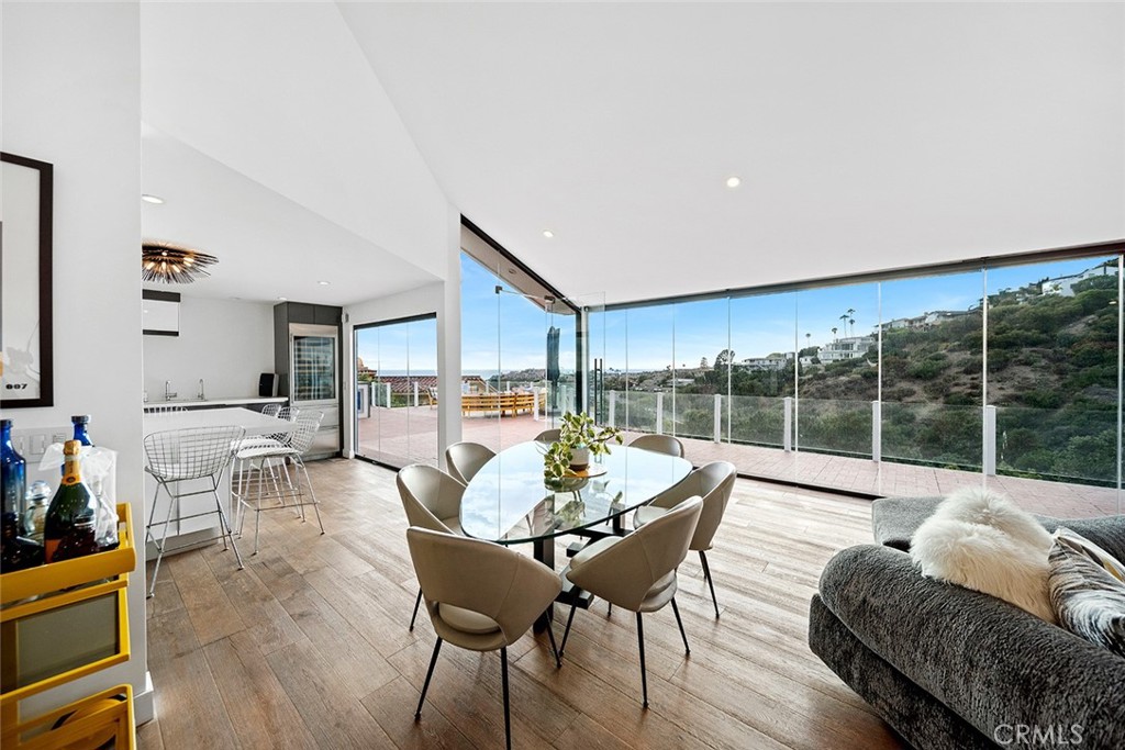343 Emerald Bay