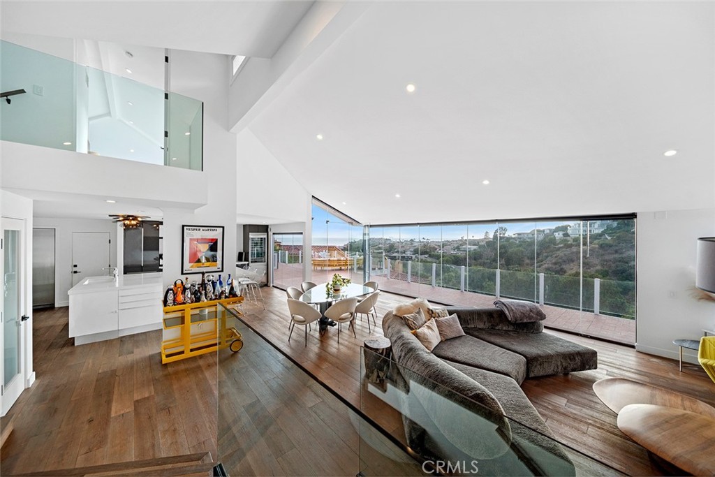 343 Emerald Bay