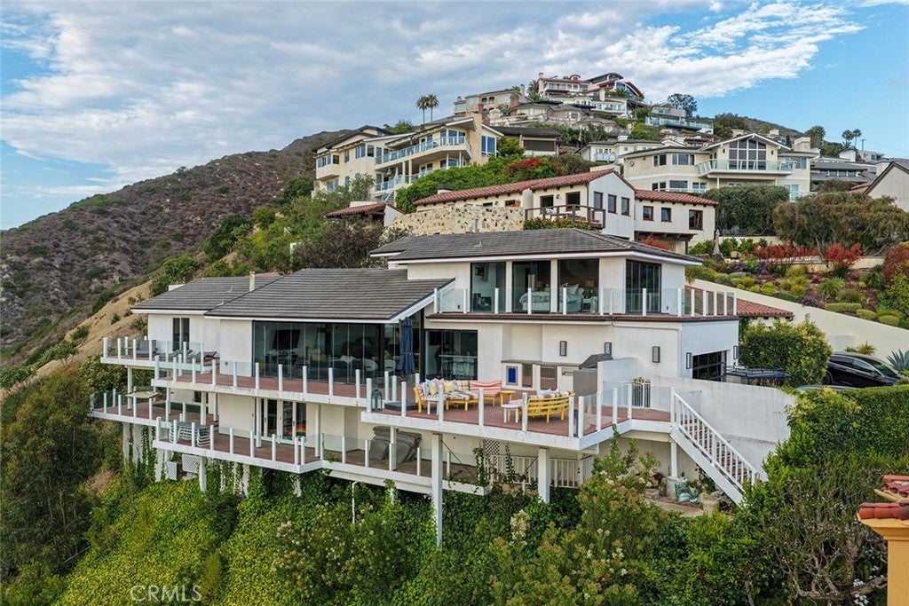 343 Emerald Bay