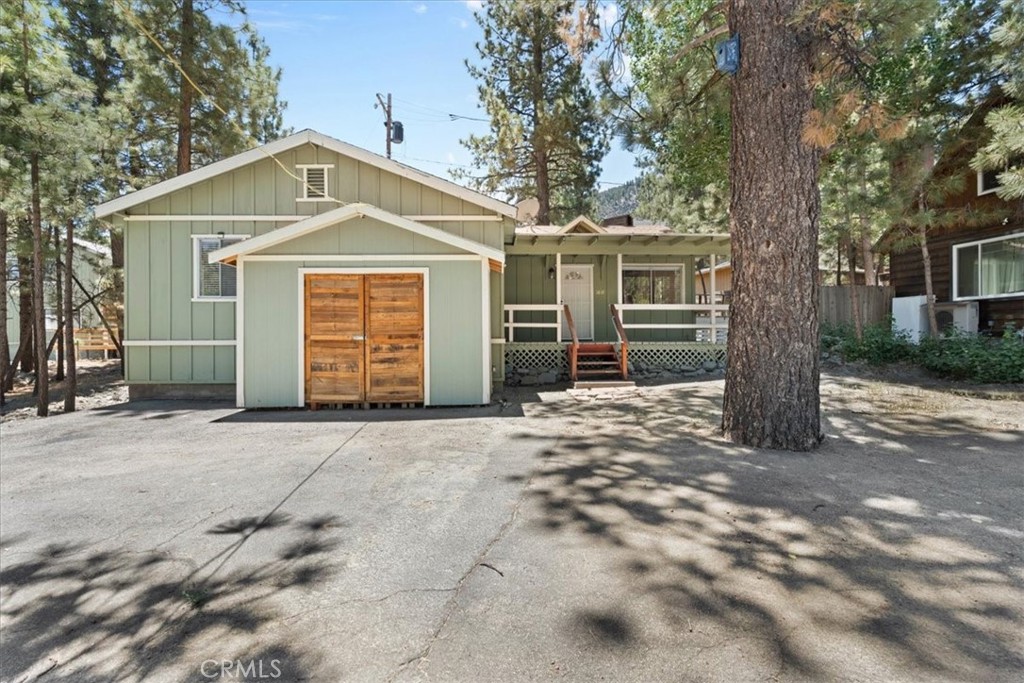 1869 Thrush Road
