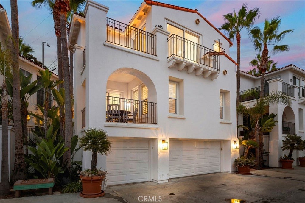 253 W Marquita B