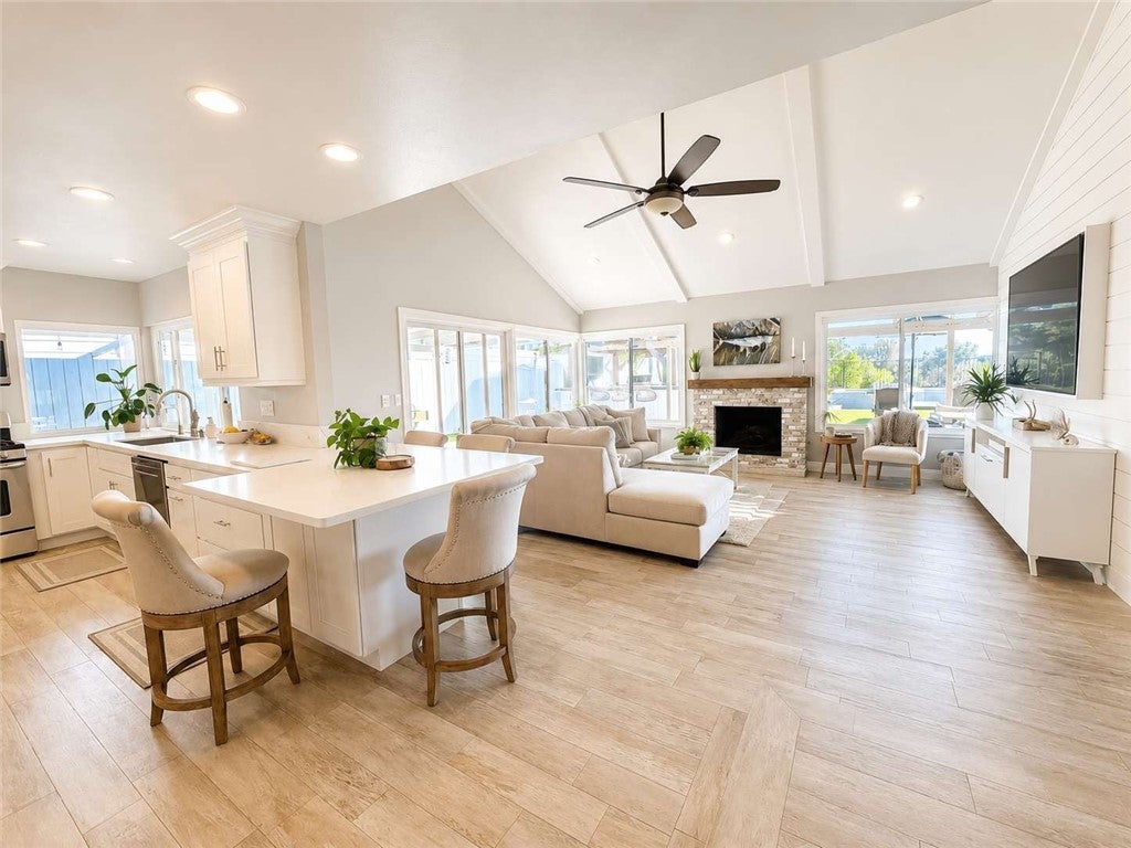 24321 Encorvado Lane