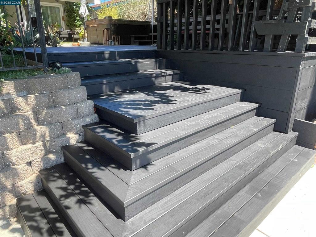 LAKE ALHAMBRA - Residential