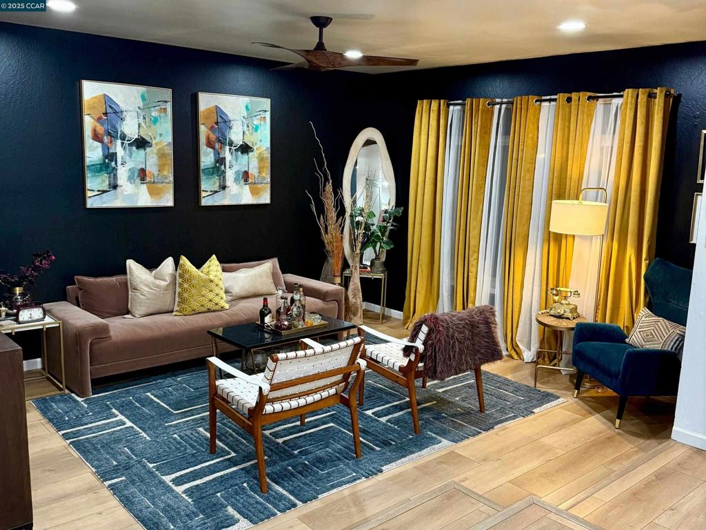 LAKE ALHAMBRA - Residential