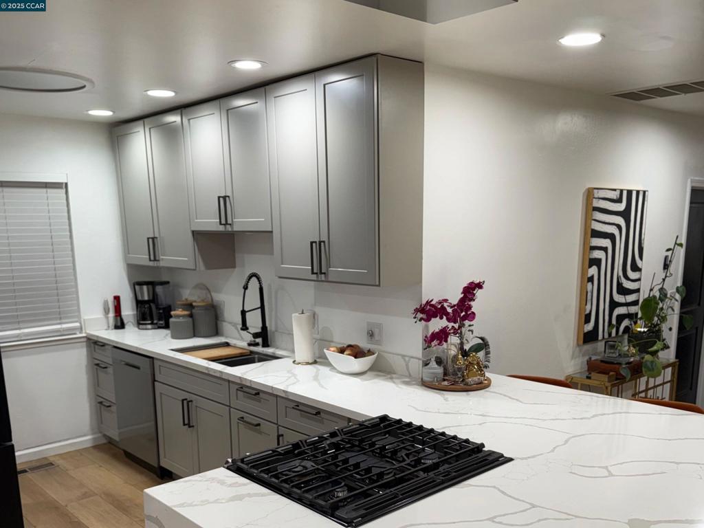 LAKE ALHAMBRA - Residential