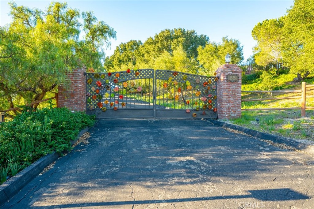 1685 Corbett Highlands Place