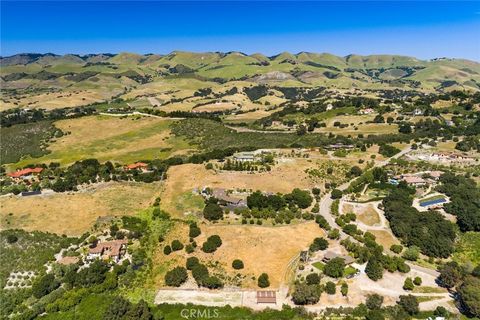 Tiny photo for 1685 Corbett Highlands Place, Arroyo Grande, CA 93420 (MLS # SC25144323)