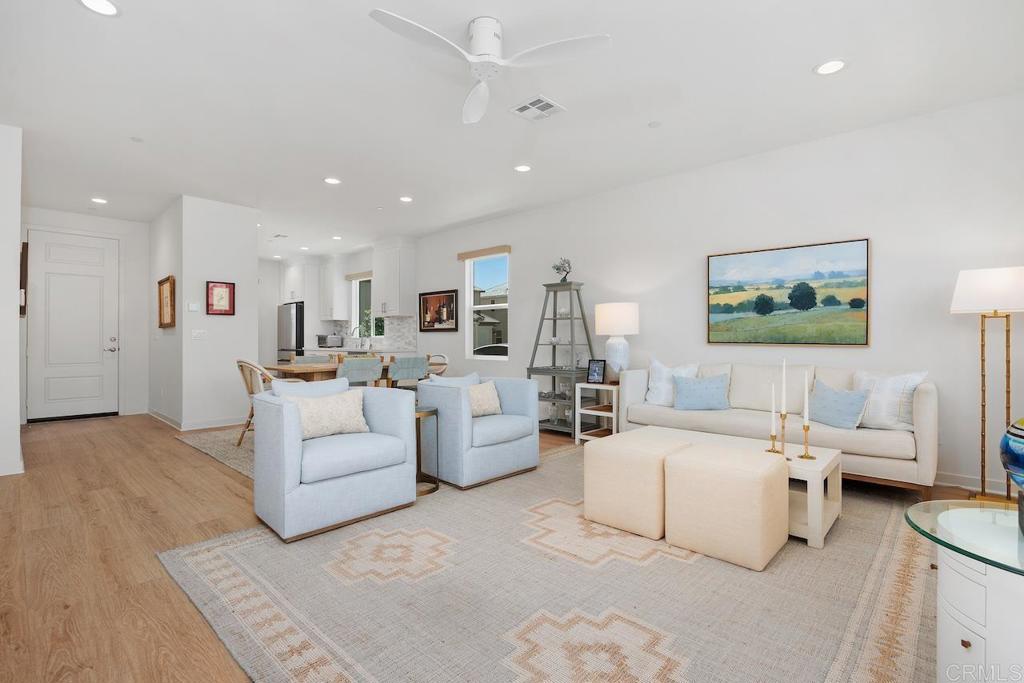 741 Kingbird Loop