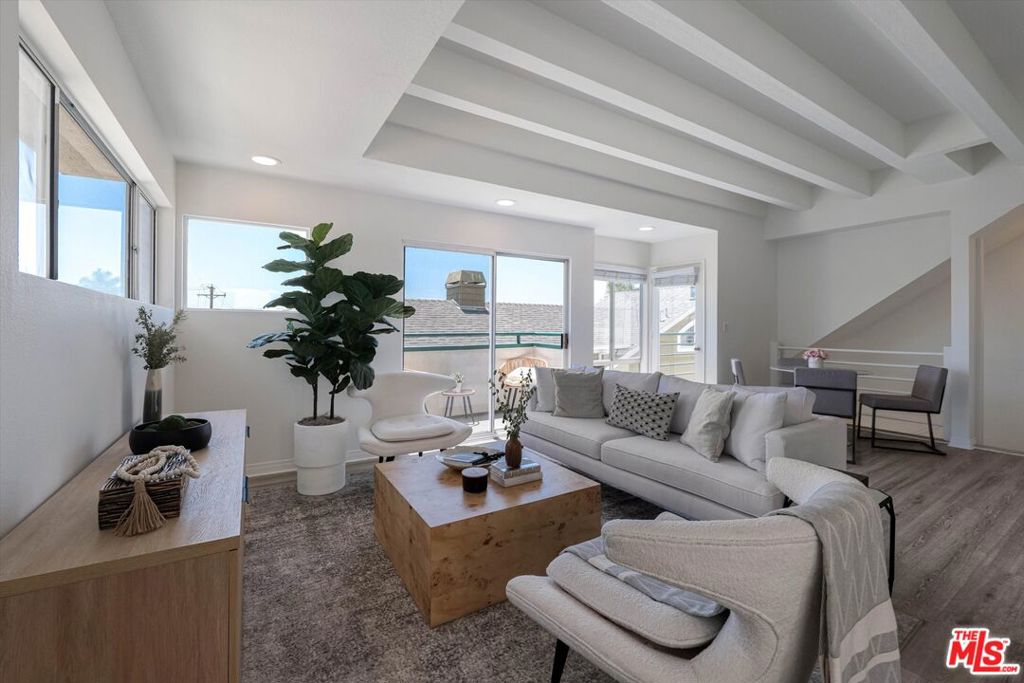 245 Hollister Avenue 1, Santa Monica CA 90405