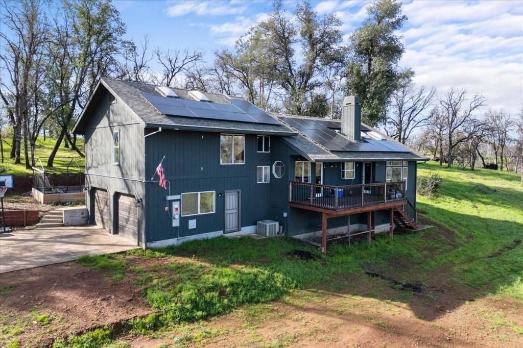 Photo of 19789 Weide Way, Anderson, CA 96007 (MLS # ML82038179)