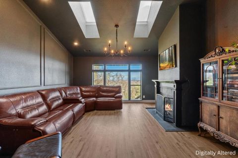 Photo of 19789 Weide Way, Anderson, CA 96007 (MLS # ML82038179)