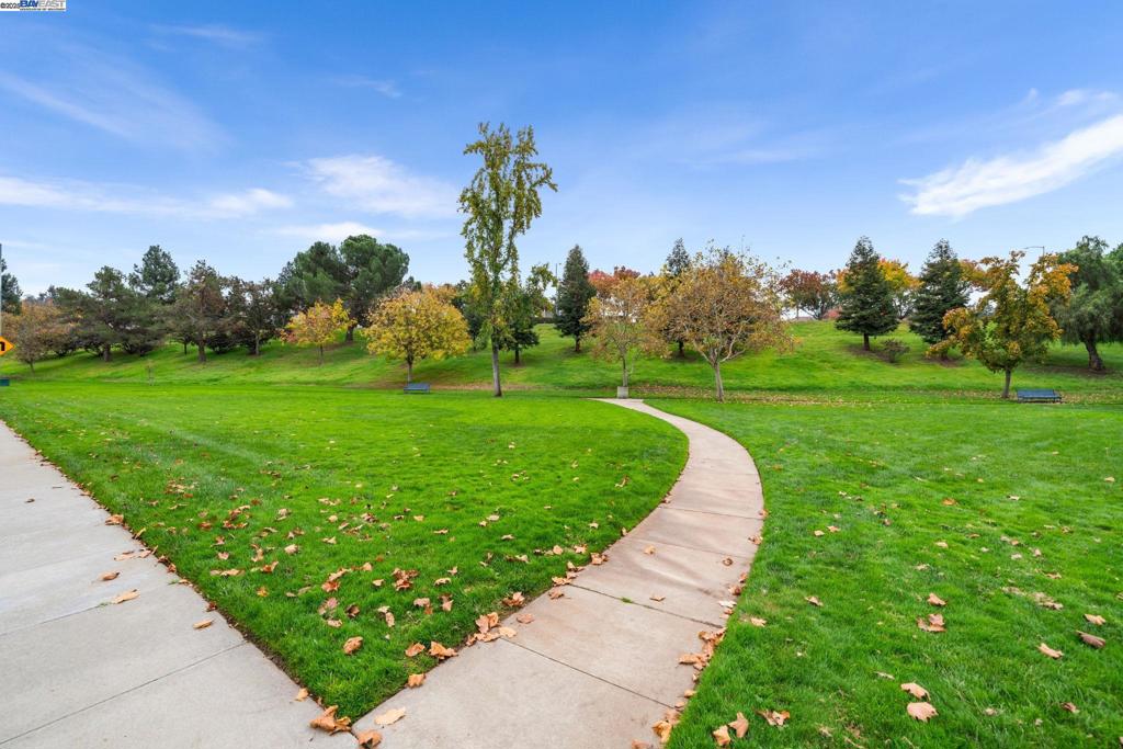 SHADOW CLIFF - Residential