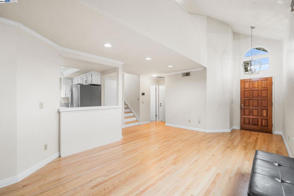 SHADOW CLIFF - Residential