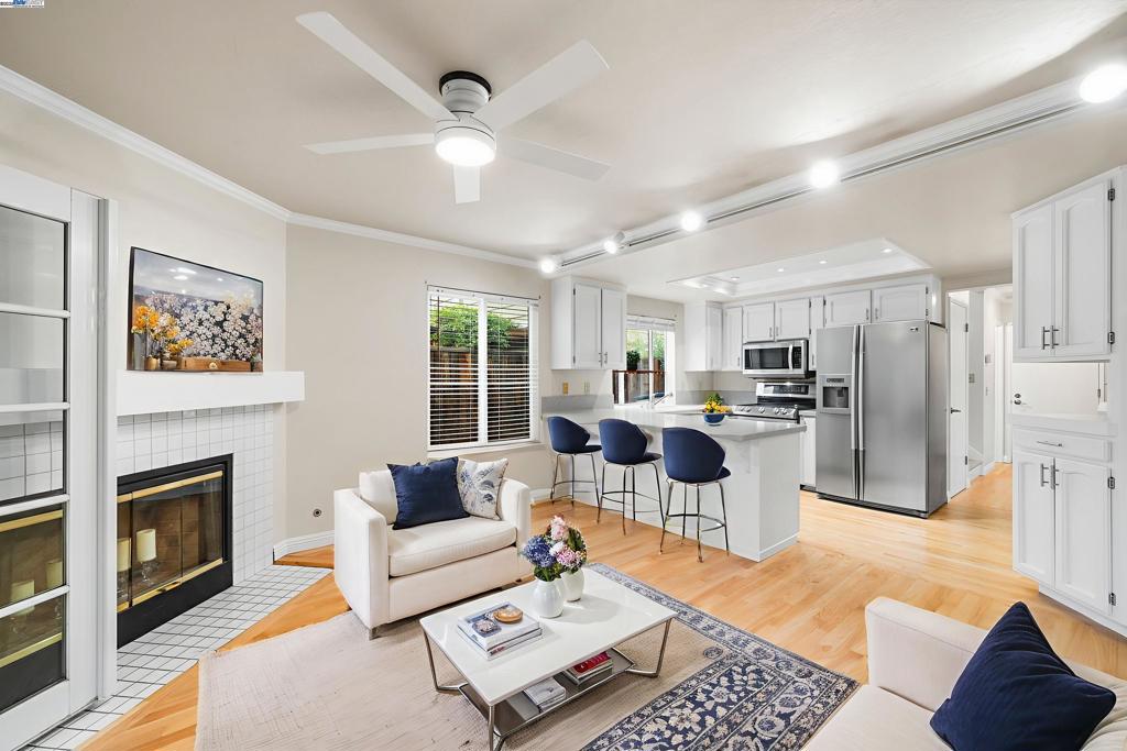 SHADOW CLIFF - Residential