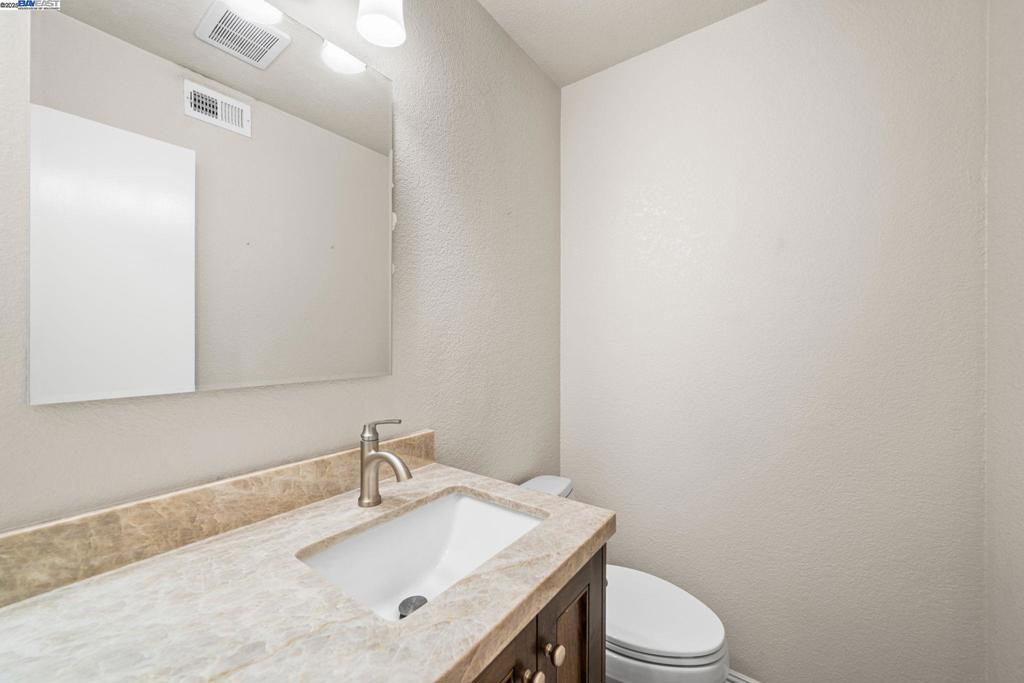 SHADOW CLIFF - Residential