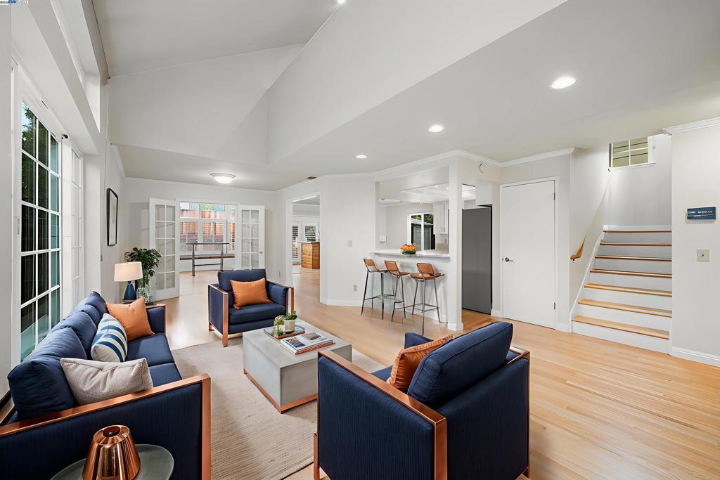 SHADOW CLIFF - Residential