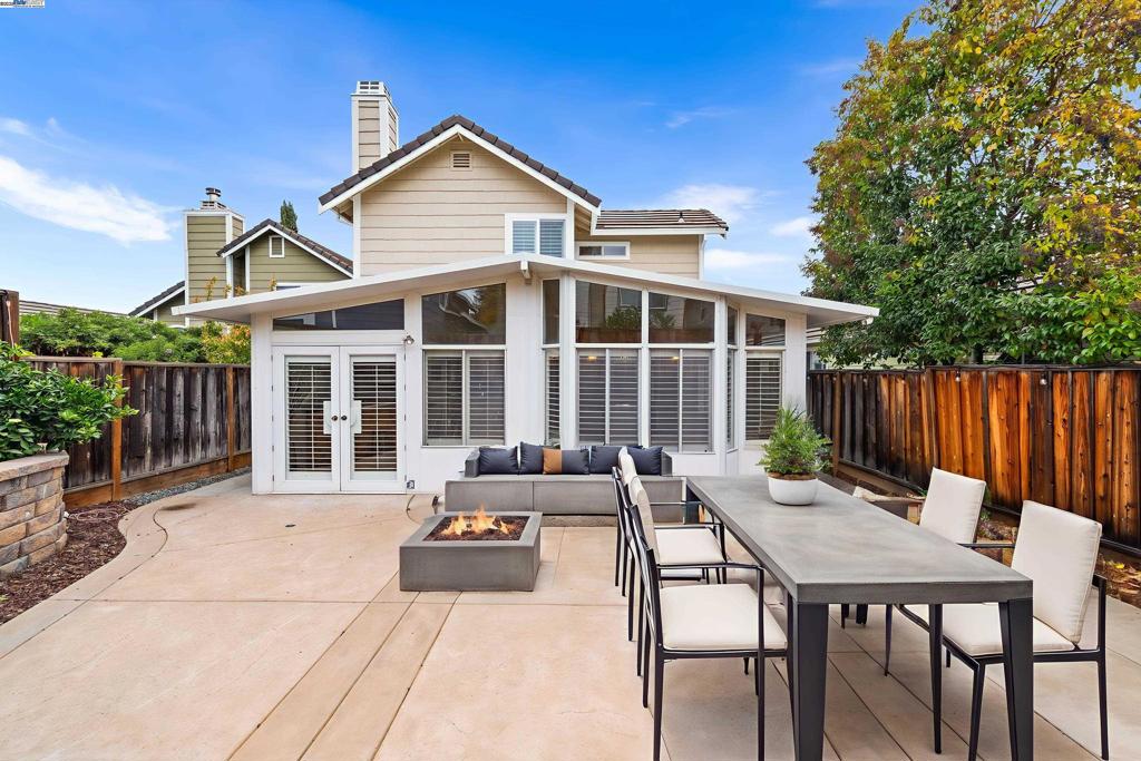 SHADOW CLIFF - Residential