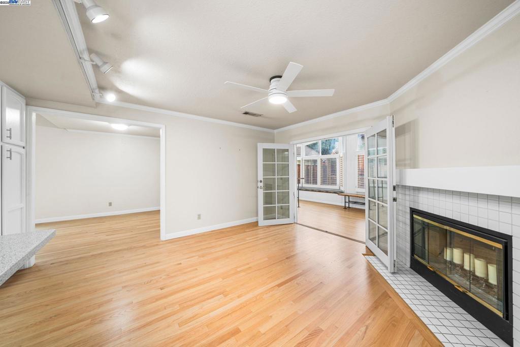 SHADOW CLIFF - Residential