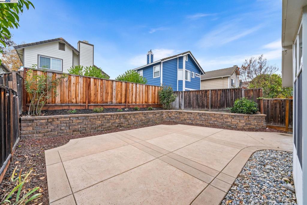 SHADOW CLIFF - Residential