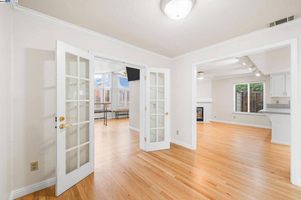 SHADOW CLIFF - Residential