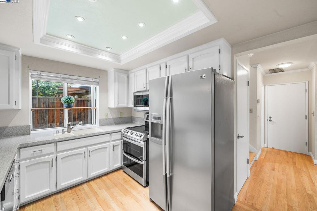 SHADOW CLIFF - Residential