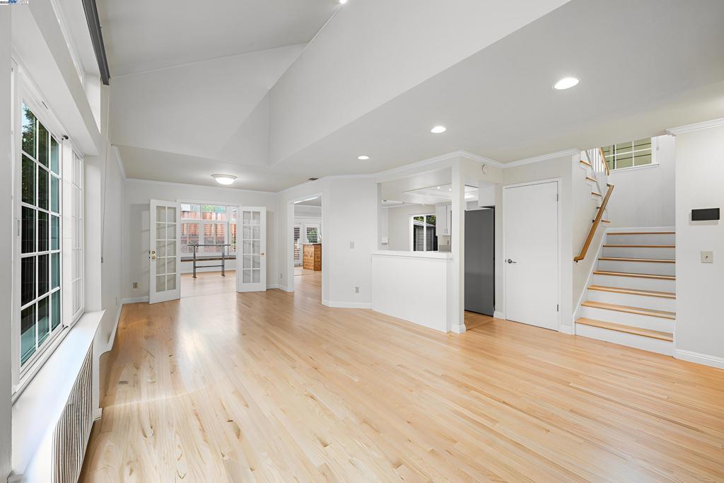 SHADOW CLIFF - Residential