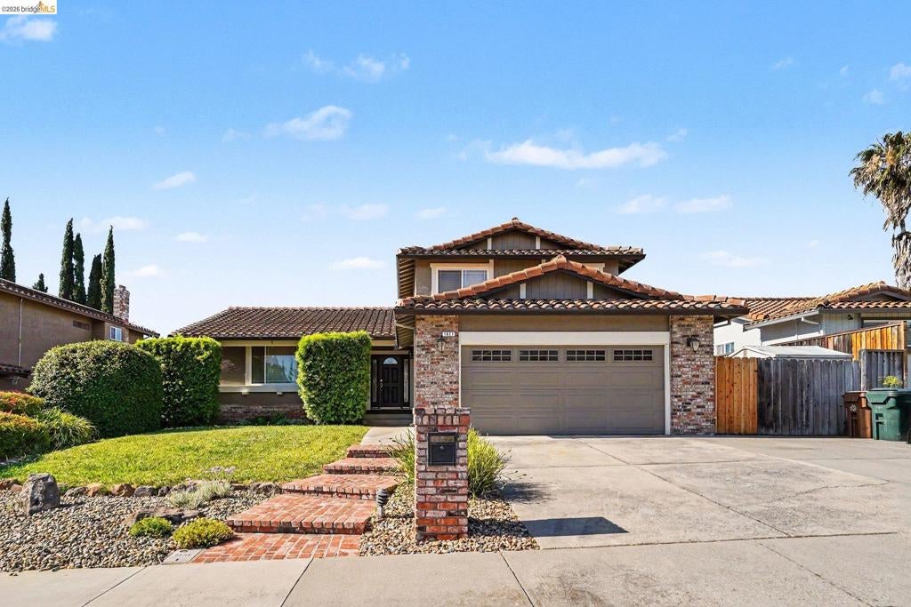 1627 Geyser Cir