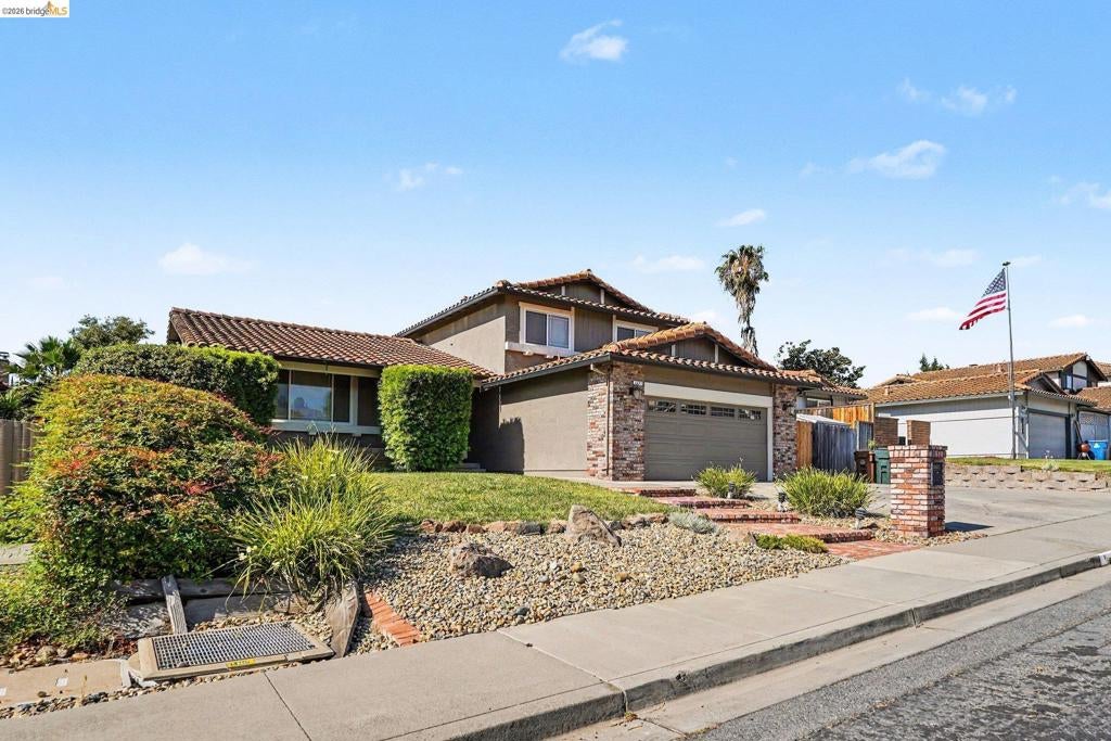 1627 Geyser Cir