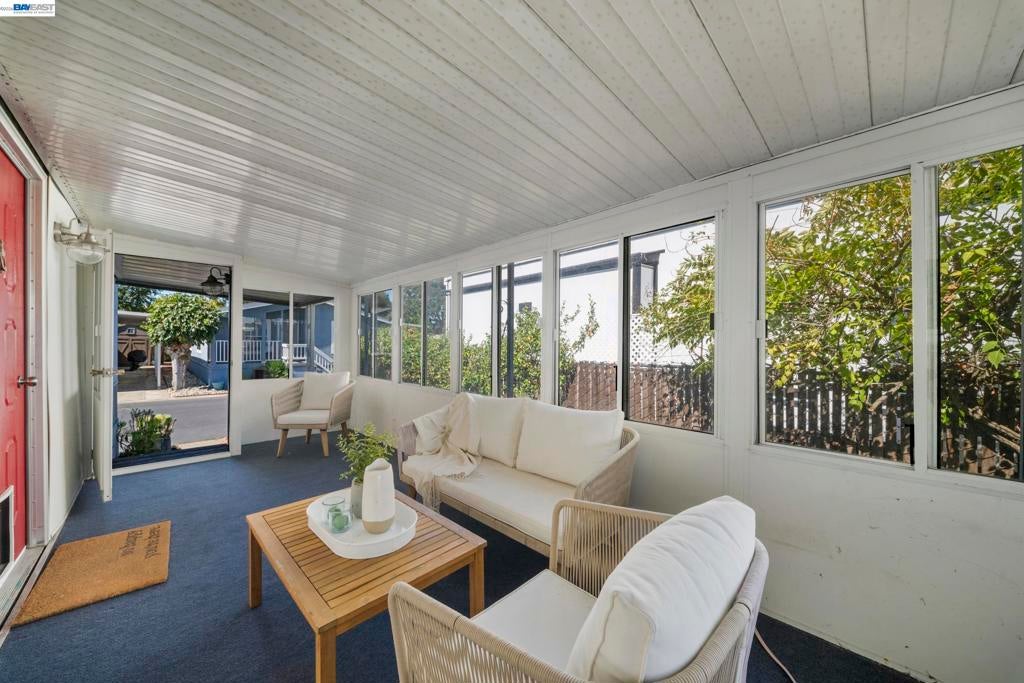 3231 Vineyard Ave