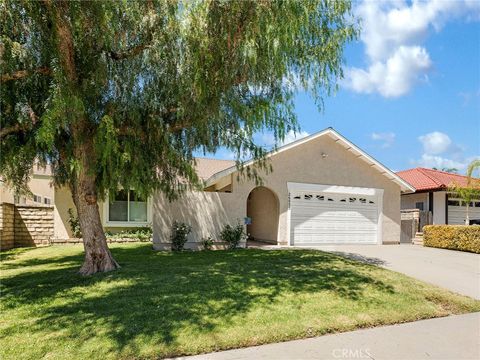 Photo of 26953 Cuatro Milpas Street, Valencia, CA 91354 (MLS # SR25184694)