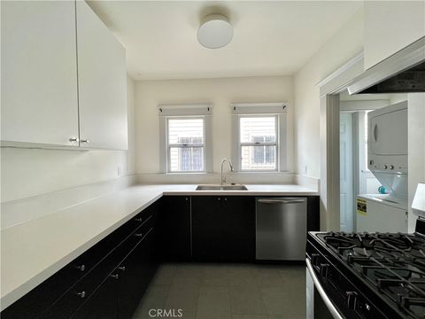 Photo of 1343 Portia St, Echo Park, CA 90026 (MLS # SR25106430)