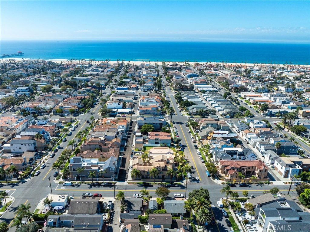 Photo of 526 12th St, Huntington Beach, CA 92648 (MLS # PW25223980)