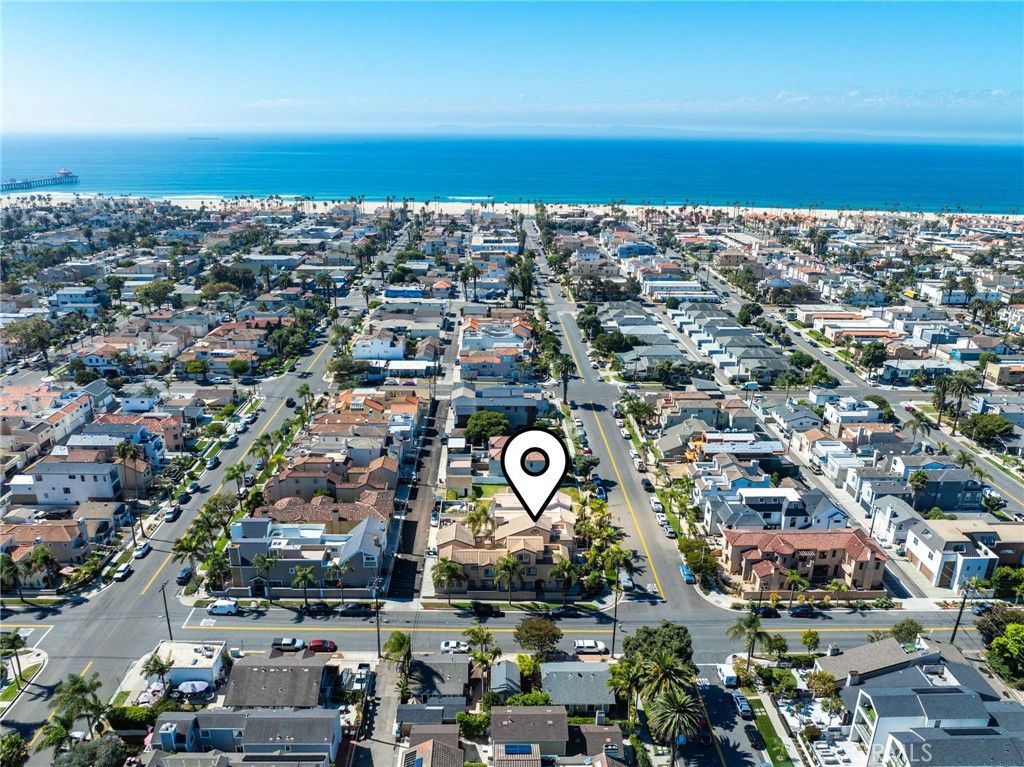 Photo of 526 12th St, Huntington Beach, CA 92648 (MLS # PW25223980)