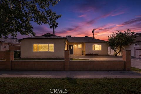 Photo of 6949 Aura Avenue, Reseda, CA 91335 (MLS # SR26184938)
