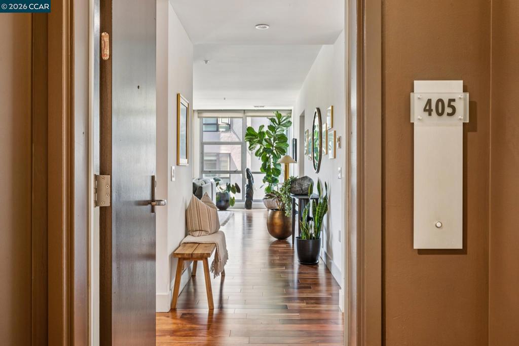 438 W Grand Ave 405