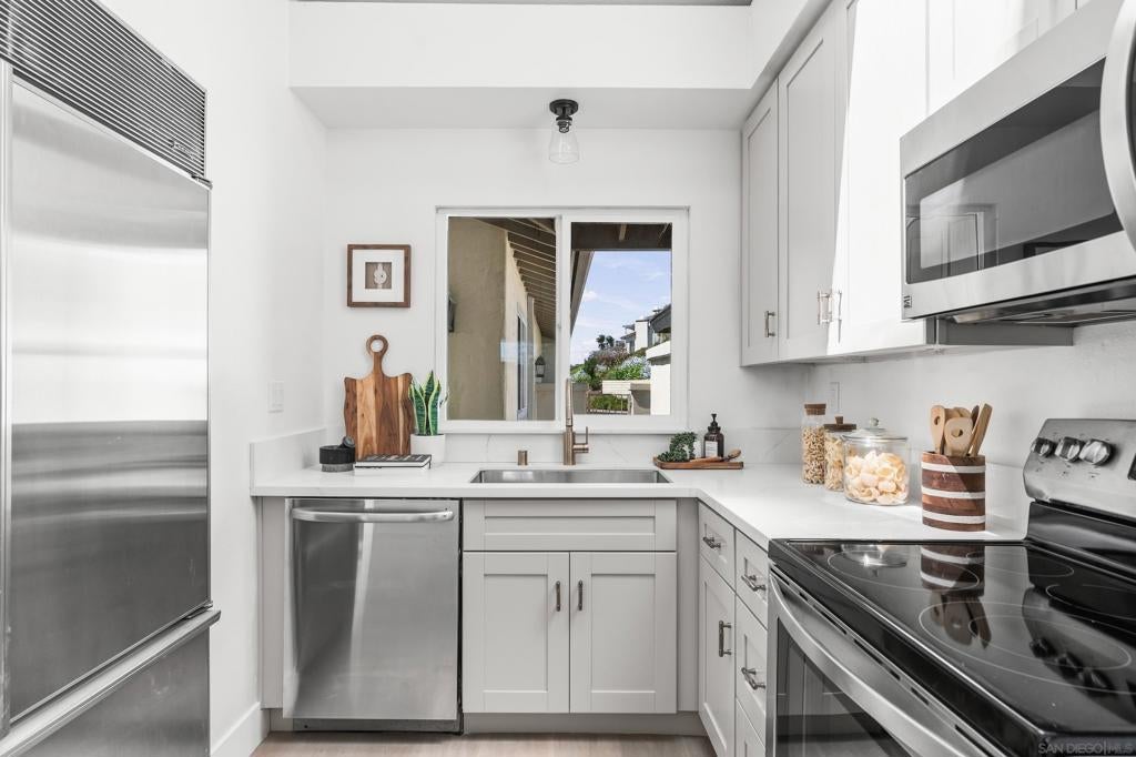 4849 Flying Cloud Way WAY, Carlsbad CA 92008