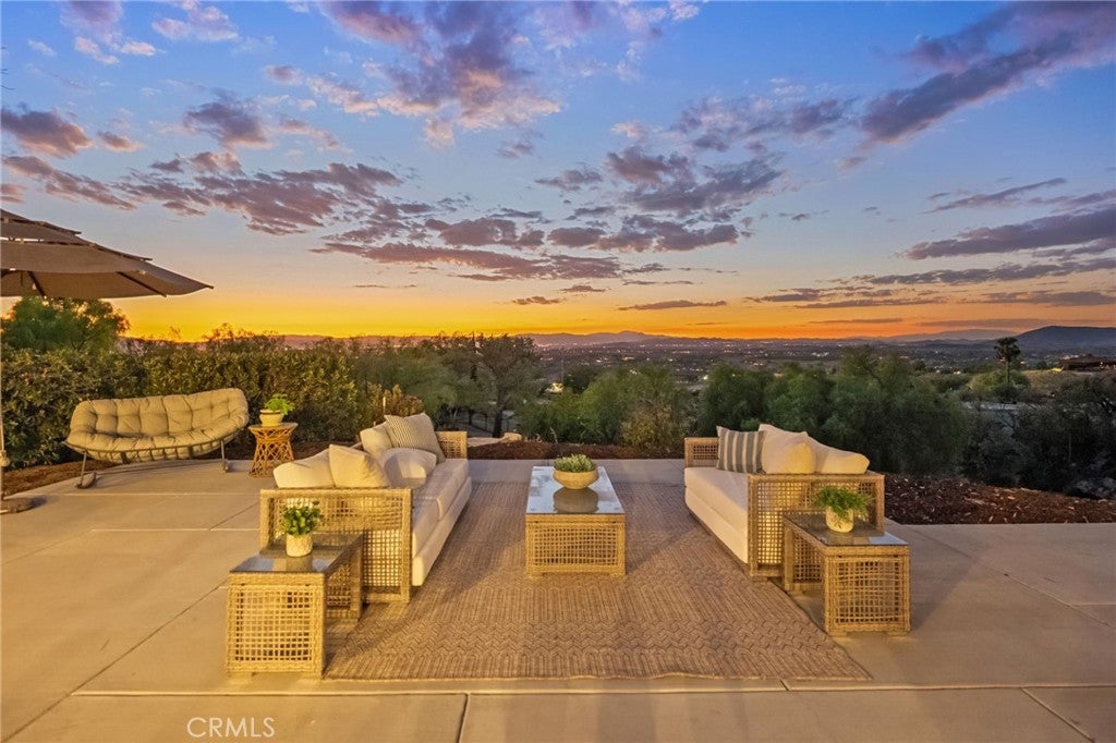 41525 Avenida Ortega