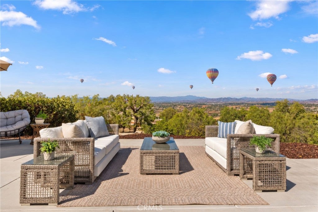 41525 Avenida Ortega