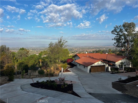 Photo of 41525 Avenida Ortega, Temecula, CA 92592 (MLS # SW26212220)
