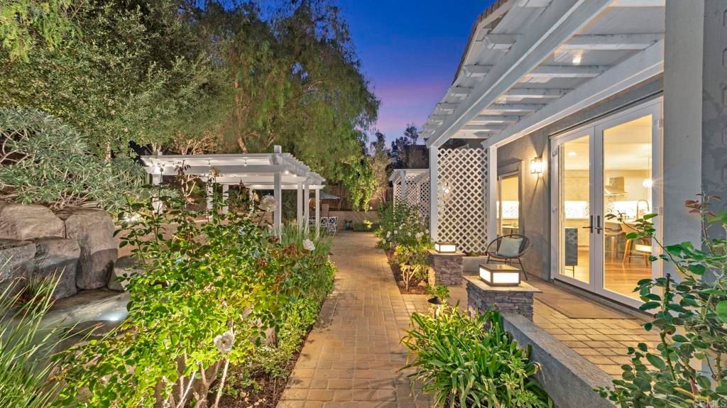 Photo of 285 Oak Valley Lane Ln, Escondido, CA 92027 (MLS # NDP2510345)