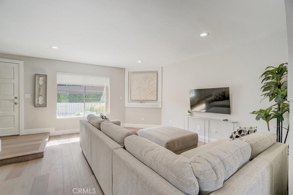 3999 E Santa Ana Canyon