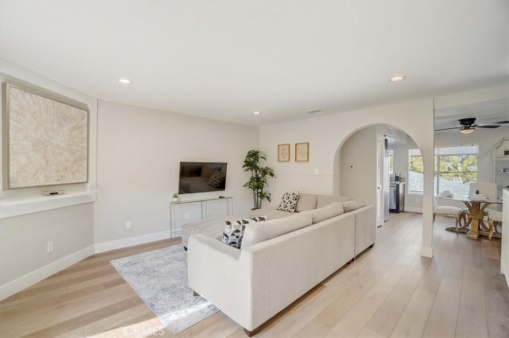 3999 E Santa Ana Canyon