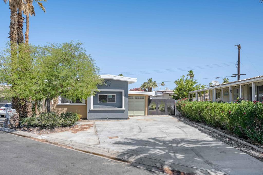 Tri Palm Estates - Residential