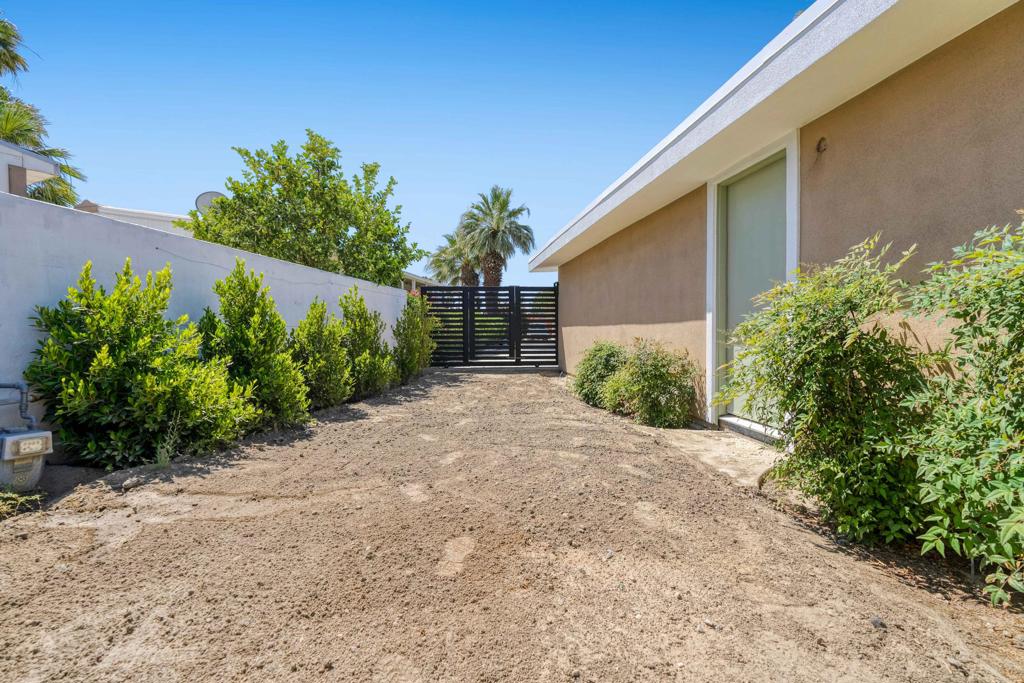 Tri Palm Estates - Residential