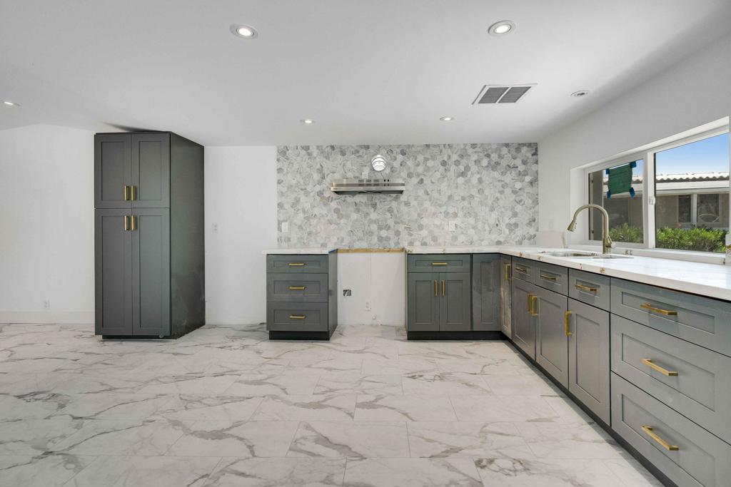 Tri Palm Estates - Residential