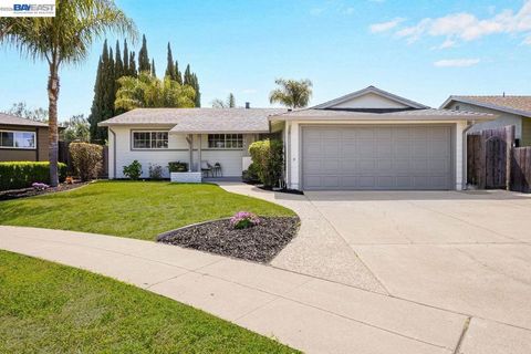 Photo of 5040 Brian Ct CT, Fremont, CA 94538 (MLS # 41135653)
