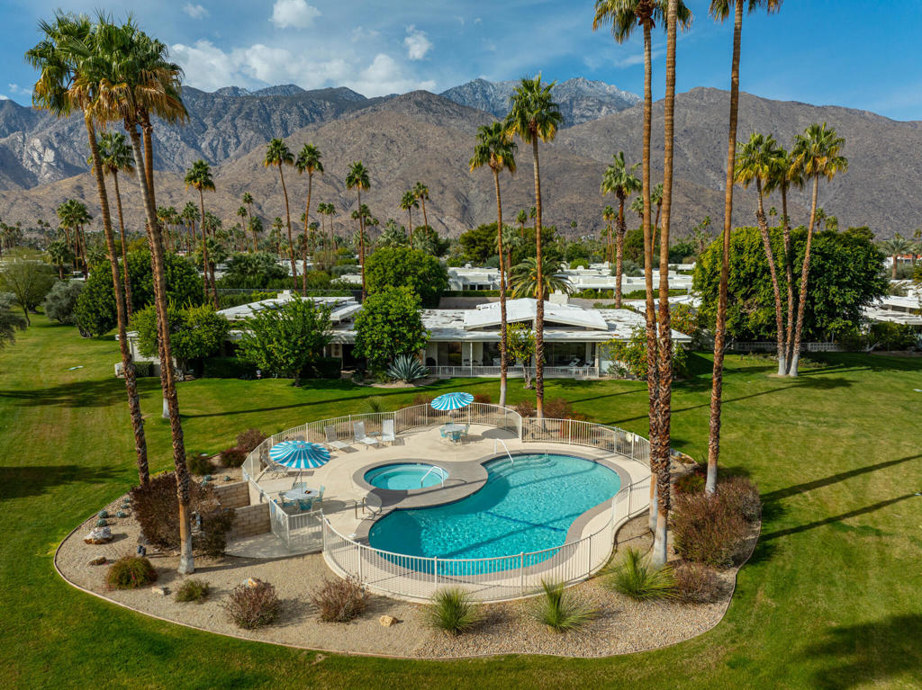 1511 E Twin Palms Drive