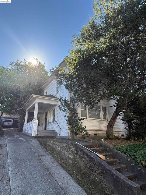 Photo of 374 Jayne Ave Ave, Oakland, CA 94610 (MLS # 41129220)