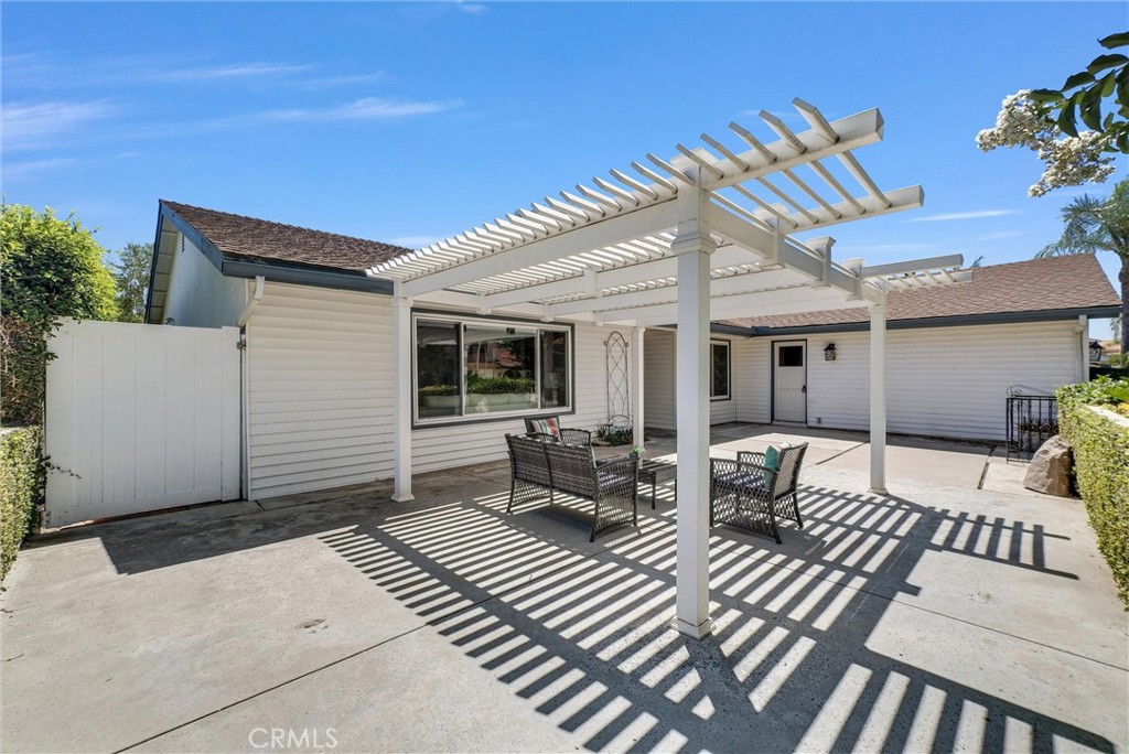 704 E Barkley Avenue